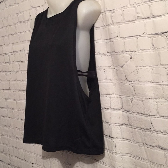 Nike Tops - Nike Work Out Top